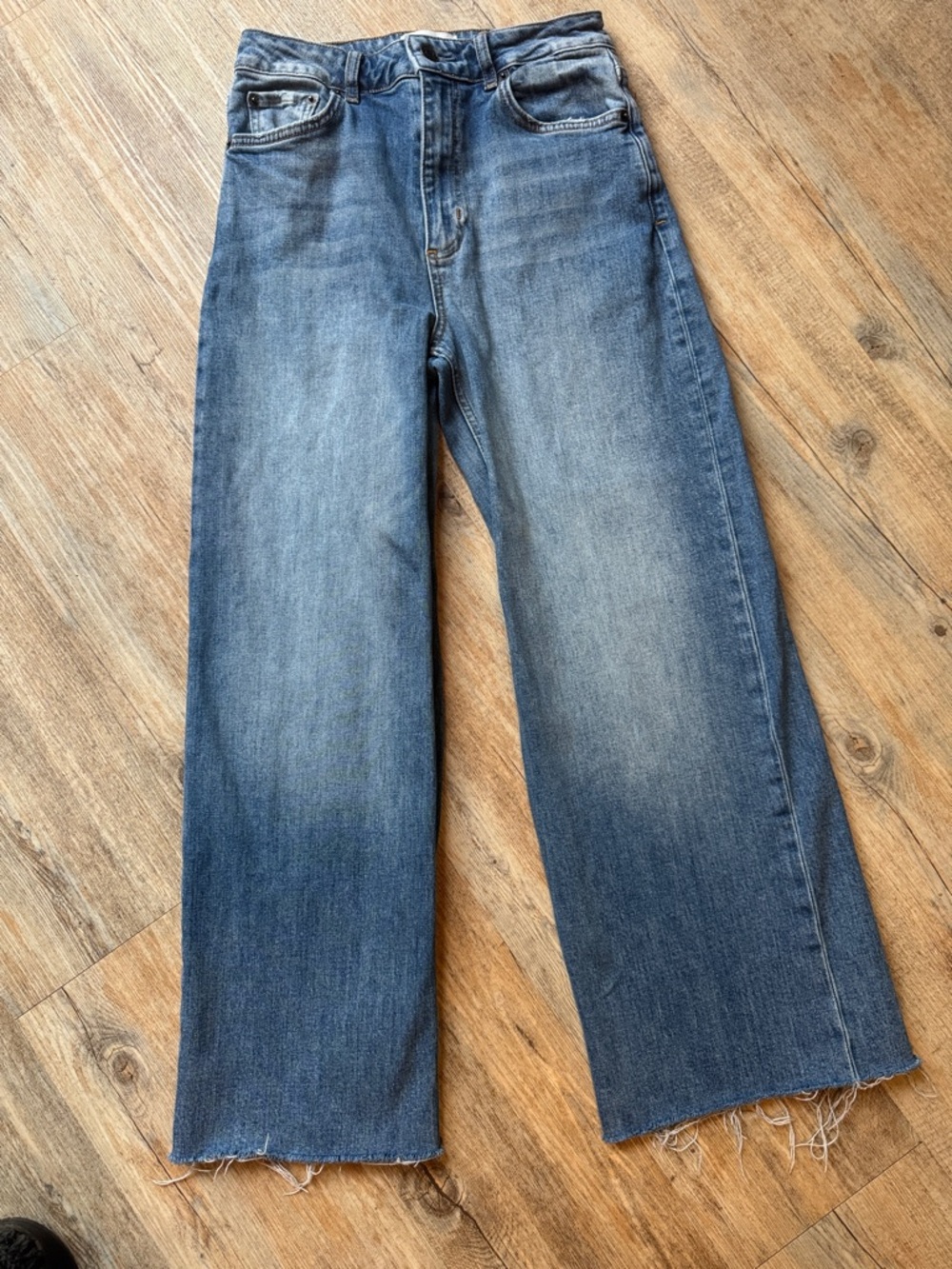 Rails Light Blue Denim Jeans, The Getty Cropped